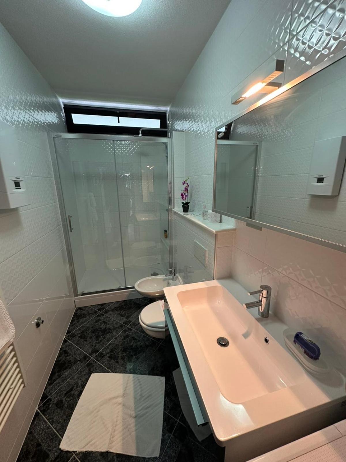 Hotel Ada Бихач Экстерьер фото