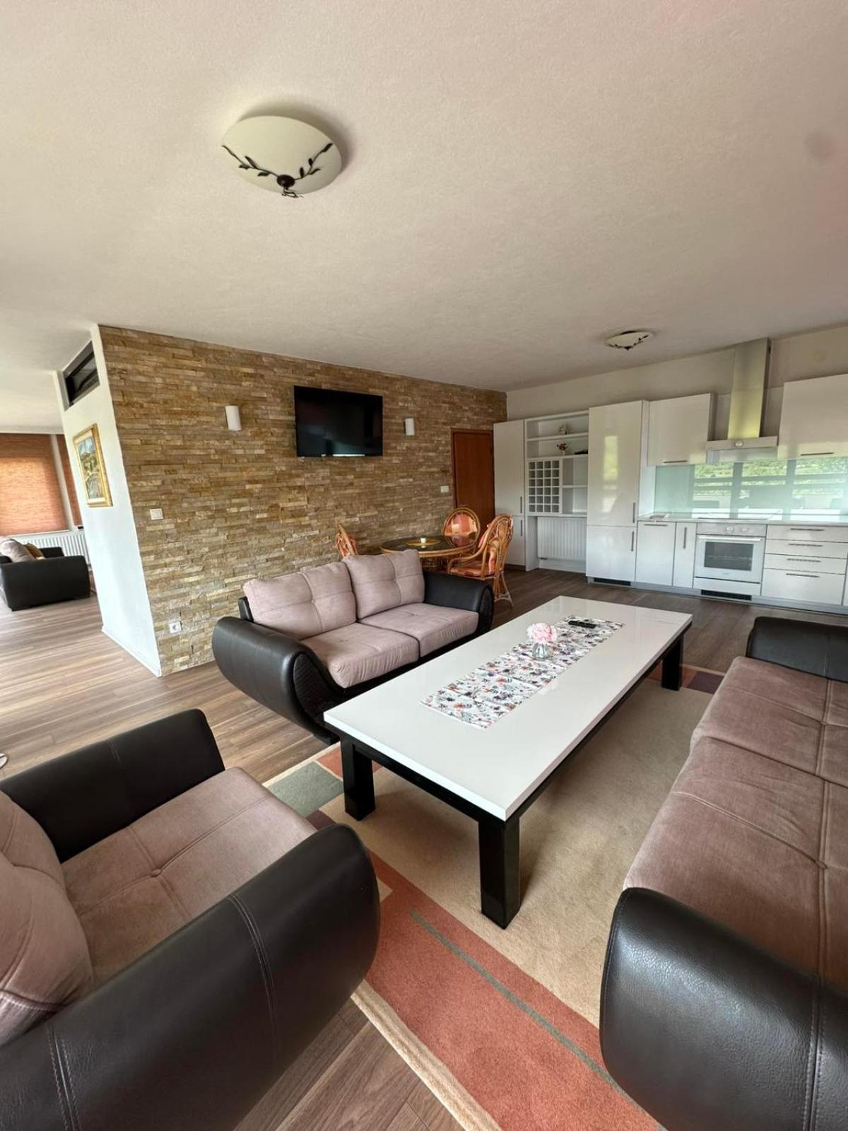 Hotel Ada Бихач Экстерьер фото
